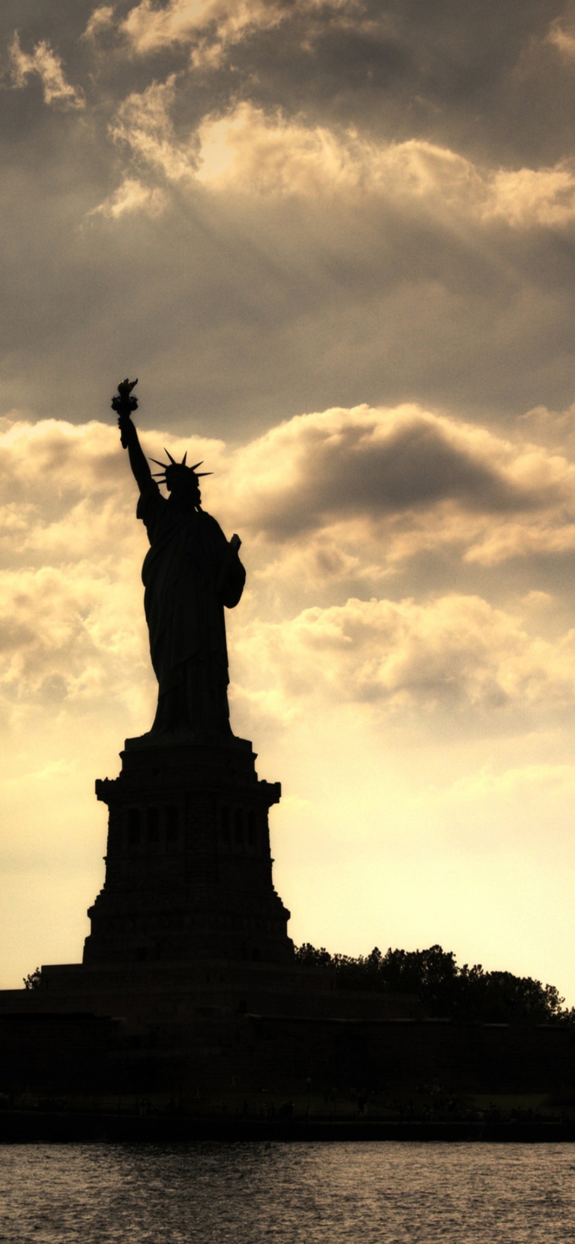 Das Statue Of Liberty New York America Wallpaper 1170x2532