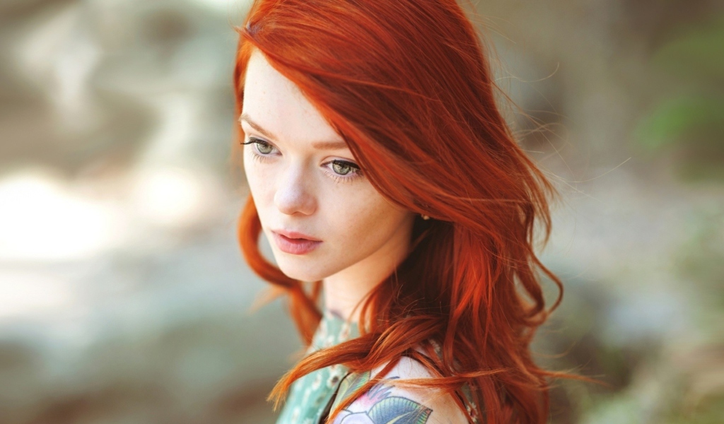 Das Beautiful Girl With Red Hair Wallpaper 1024x600