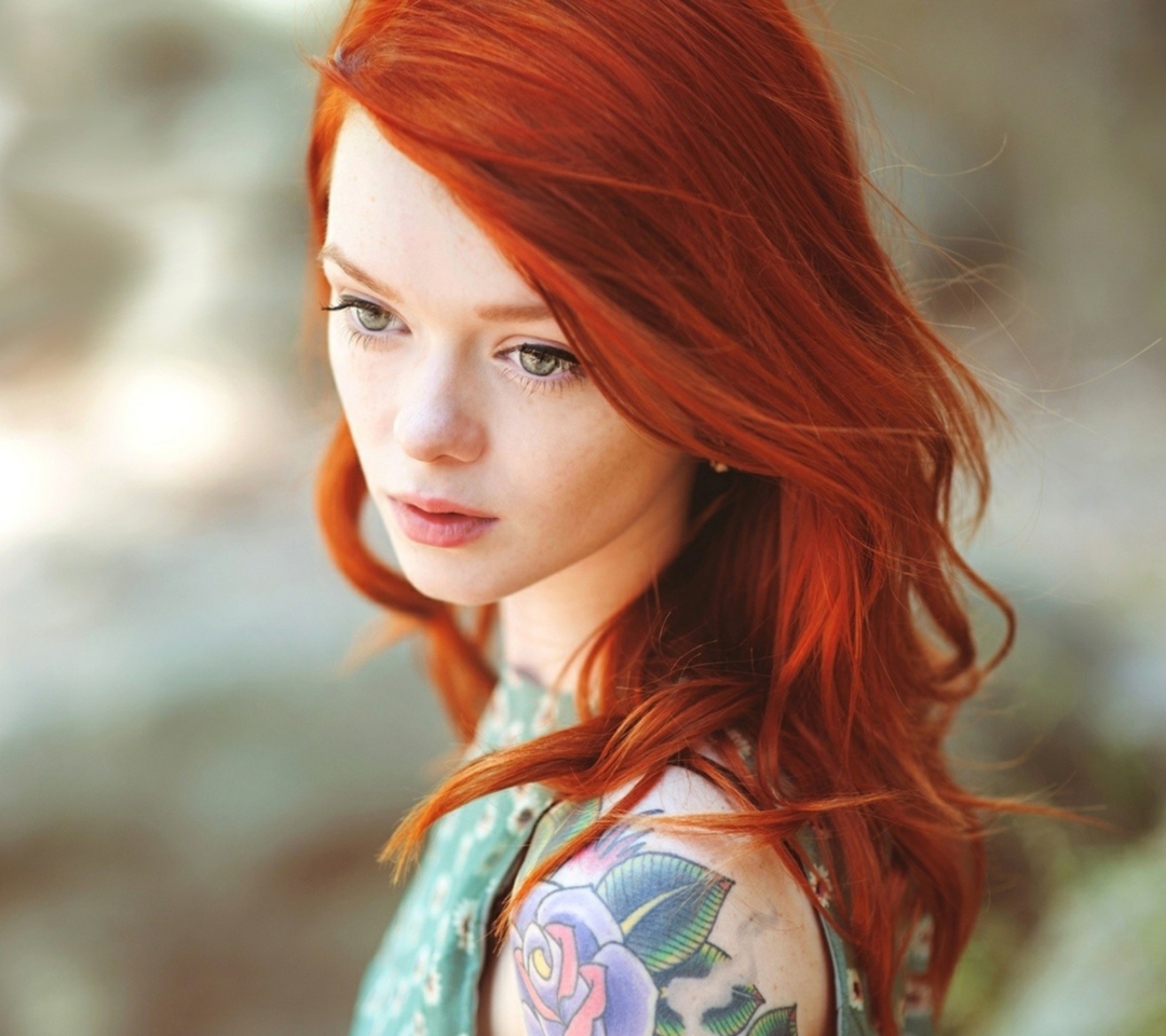 Das Beautiful Girl With Red Hair Wallpaper 1080x960