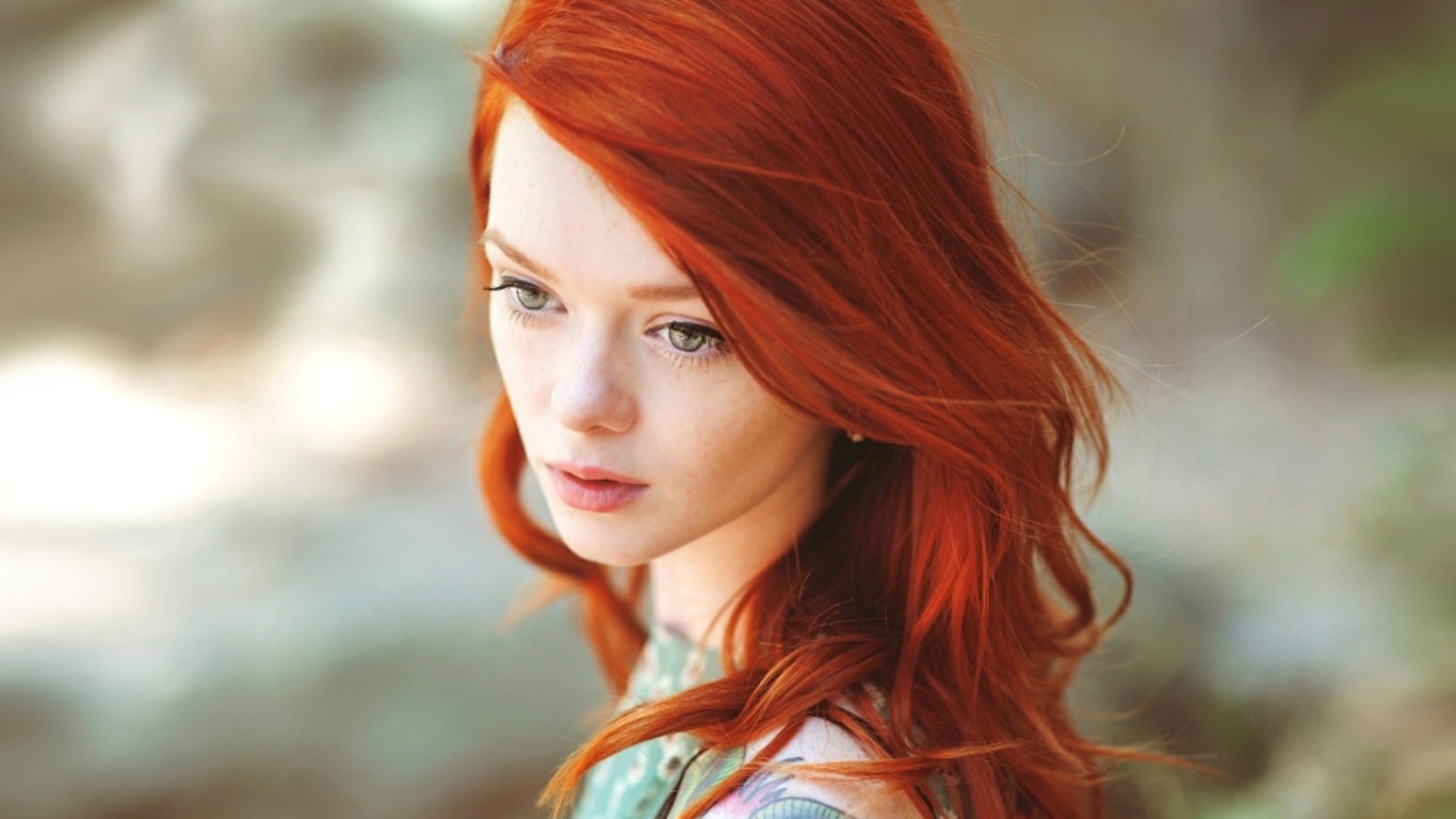 Das Beautiful Girl With Red Hair Wallpaper 1366x768