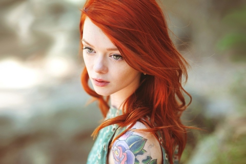 Sfondi Beautiful Girl With Red Hair 480x320