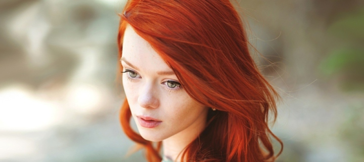 Обои Beautiful Girl With Red Hair 720x320