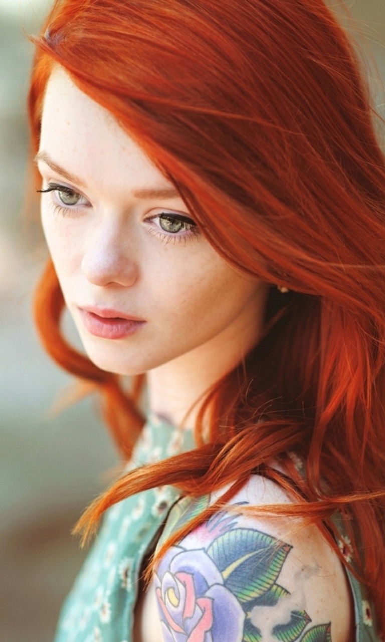 Fondo de pantalla Beautiful Girl With Red Hair 768x1280