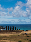 Das Easter Island Statues Wallpaper 132x176