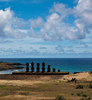 Easter Island Statues - Obrázkek zdarma pro Samsung B159 Hero Plus