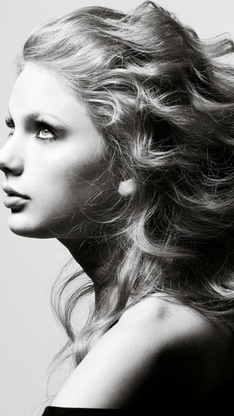 Sfondi Taylor Swift Side Portrait 750x1334