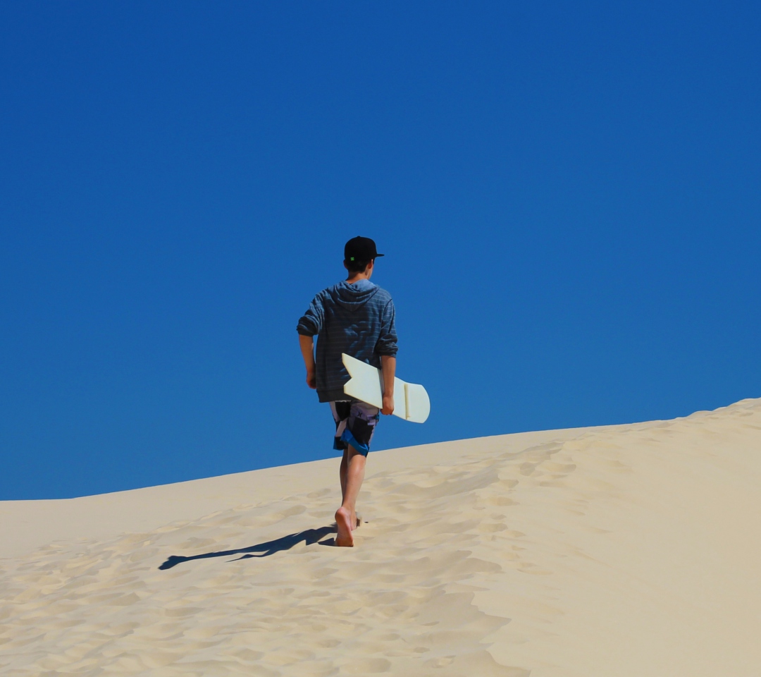 Das Walk Up The Dunes Wallpaper 1080x960