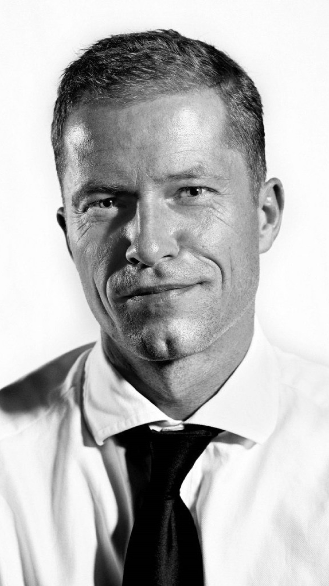 Til Schweiger Actor wallpaper 1080x1920