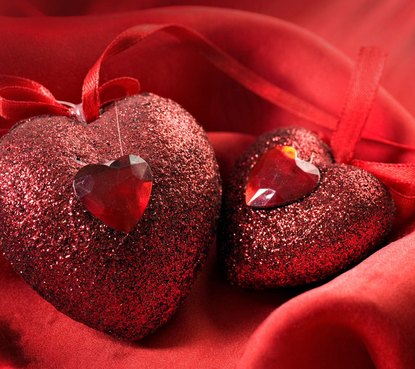 Sfondi Hot Red Hearts 1440x1280