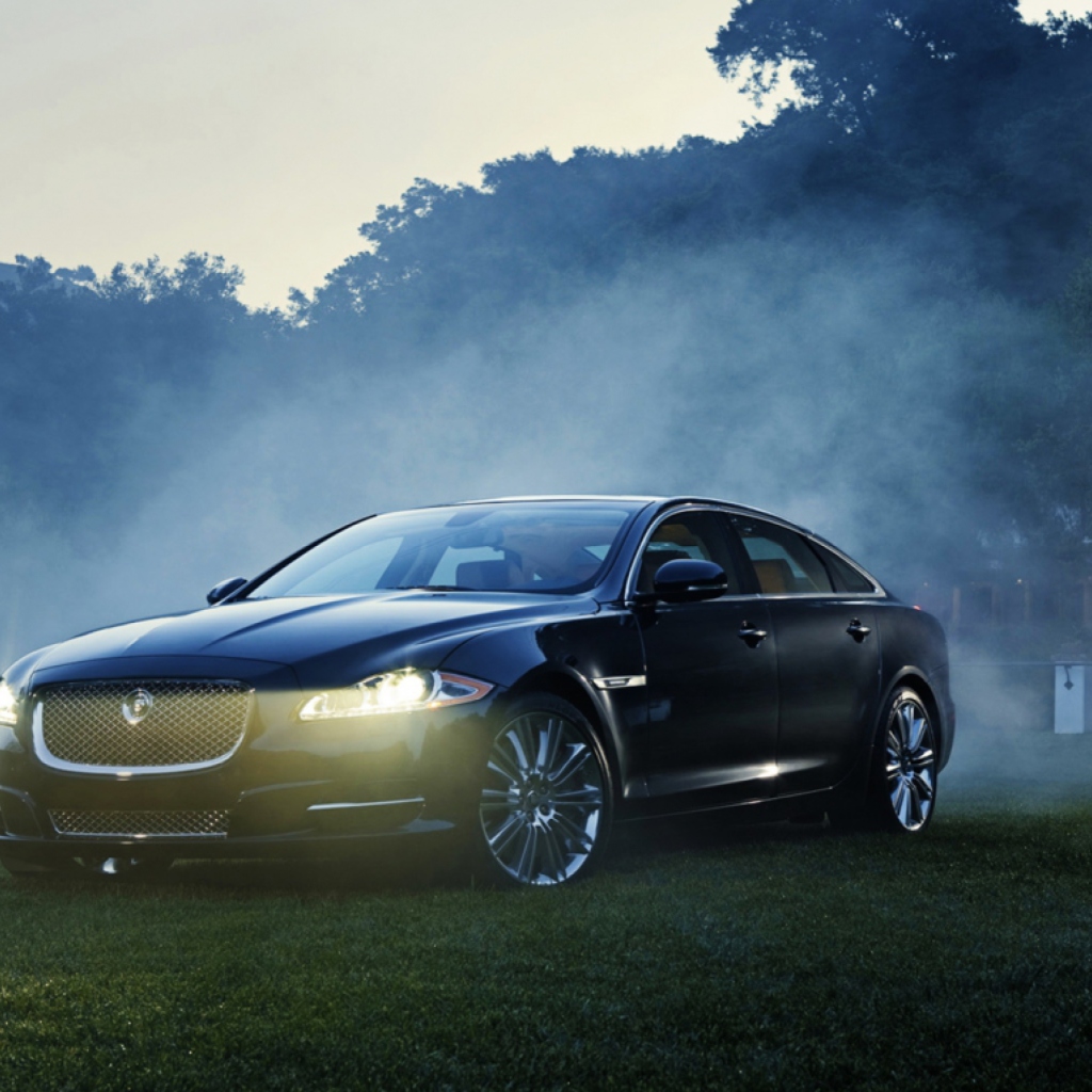 Das Jaguar Xj Supercharged Wallpaper 1024x1024