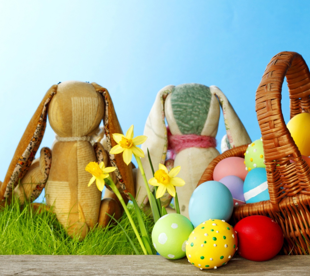 Обои Easter Eggs And Bunny 1080x960