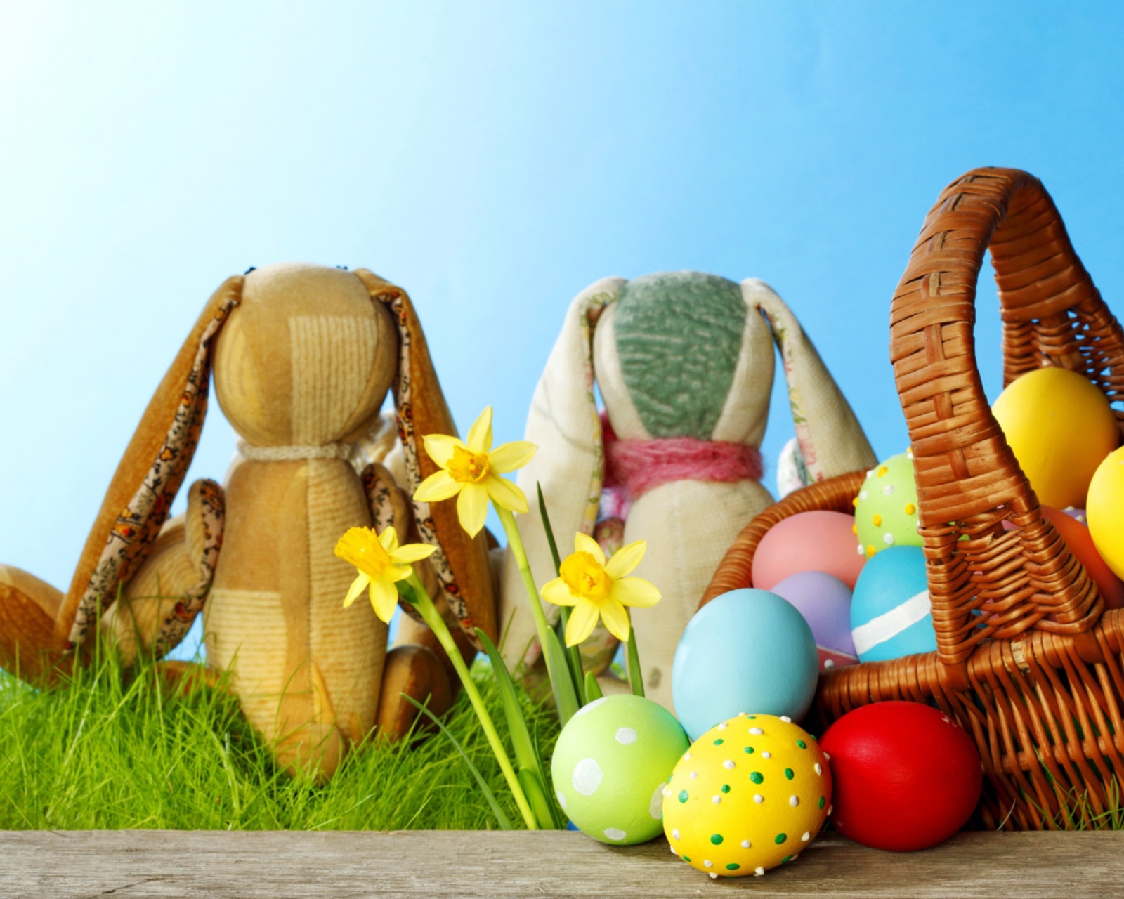 Das Easter Eggs And Bunny Wallpaper 1600x1280