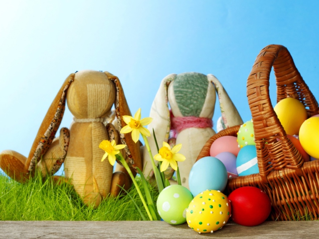 Easter Eggs And Bunny wallpaper 640x480