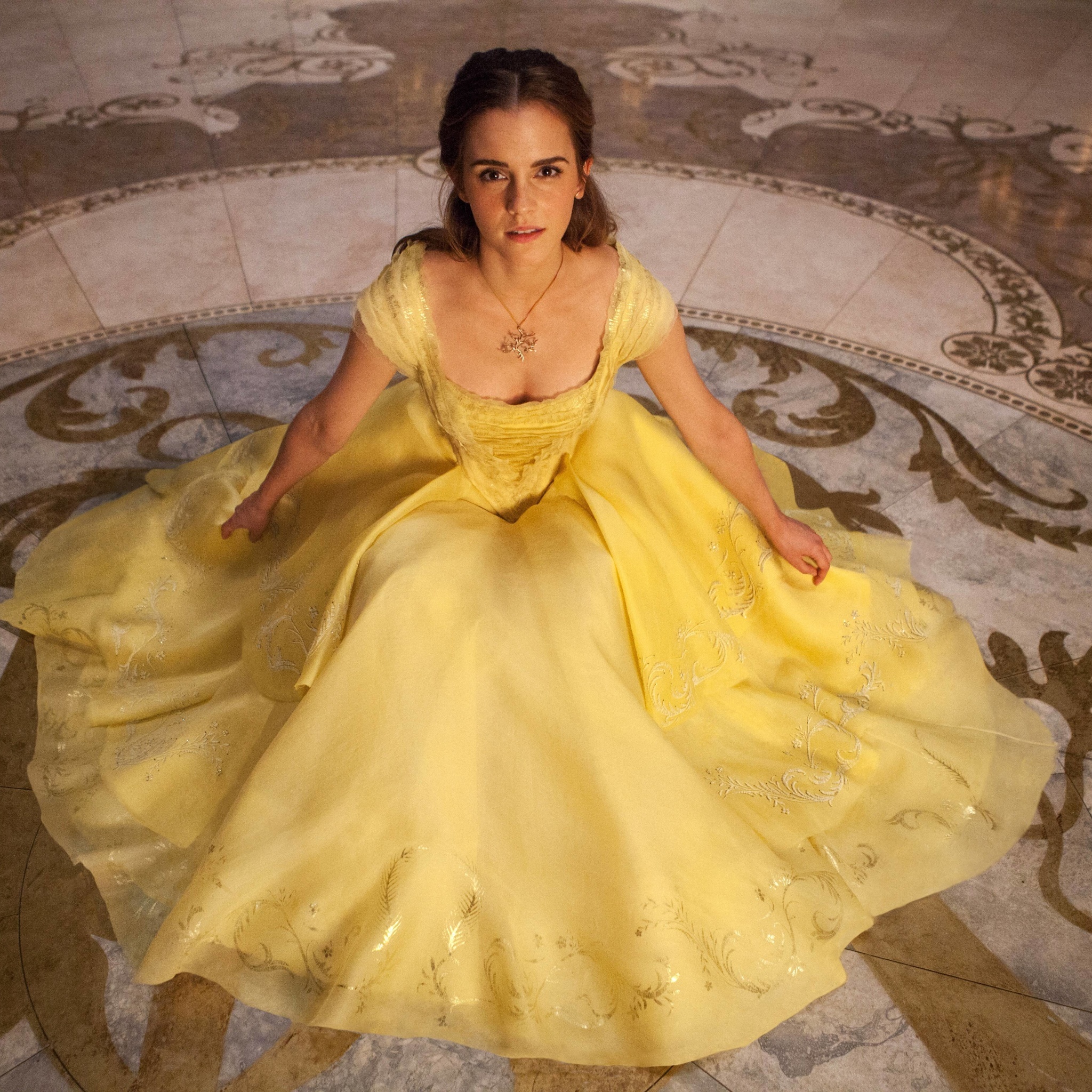 Обои Emma Watson in Beauty and the Beast 2048x2048