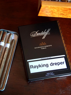Обои Davidoff and Cohiba Cigars 240x320