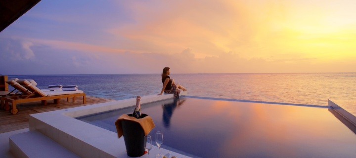 Maldives pool with girl wallpaper 720x320