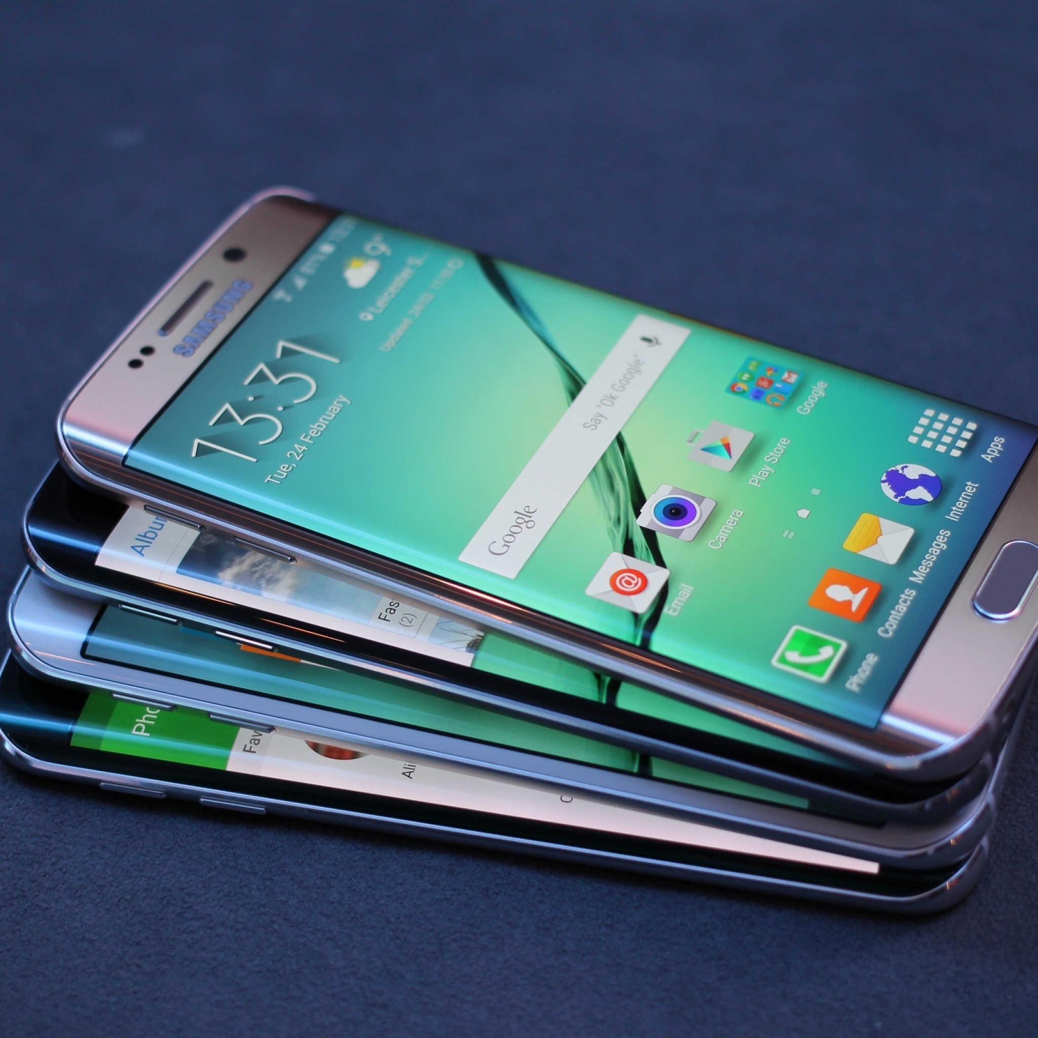 Обои Galaxy S7 and Galaxy S7 edge from Verizon 2048x2048