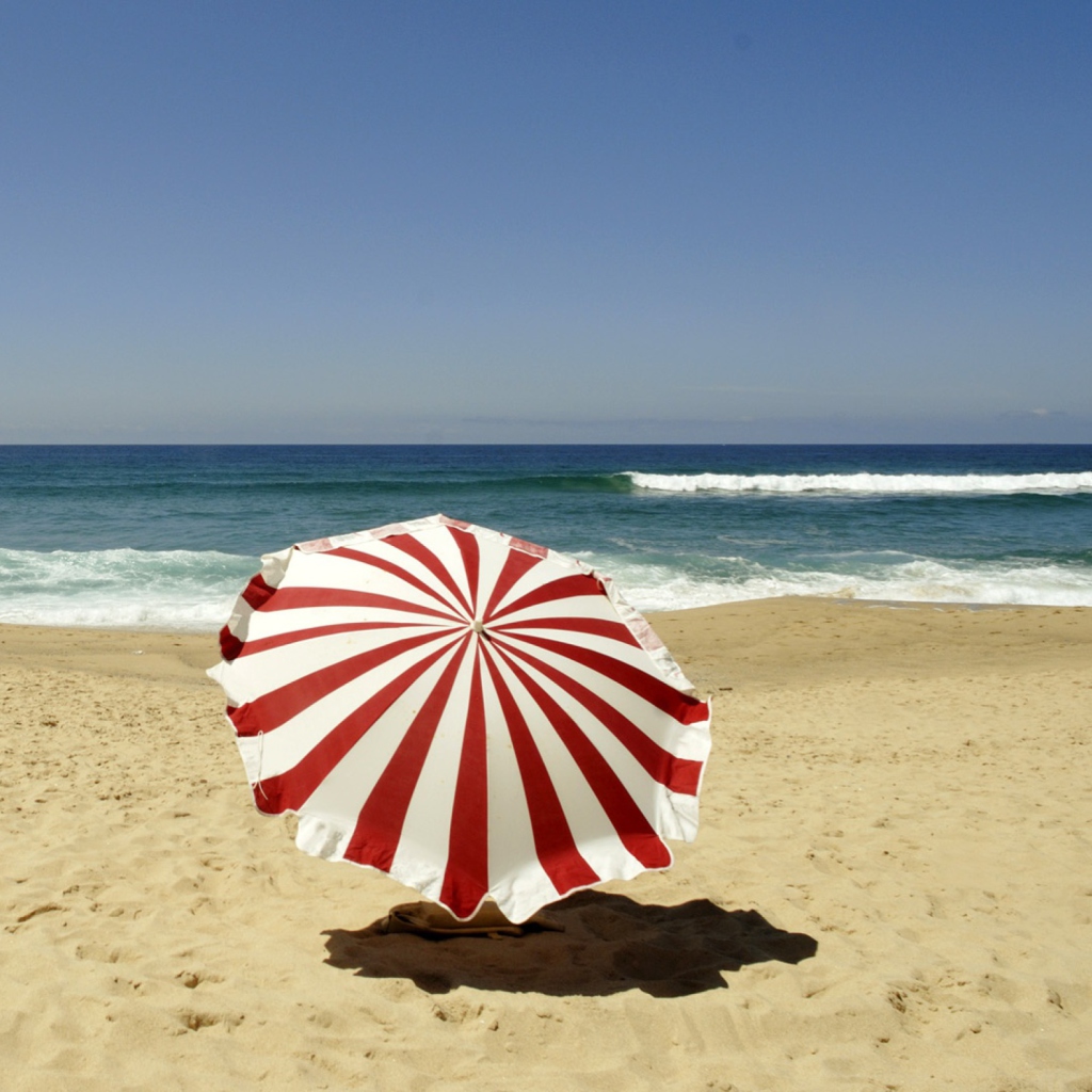 Das Umbrella On The Beach Wallpaper 1024x1024
