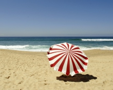 Das Umbrella On The Beach Wallpaper 220x176