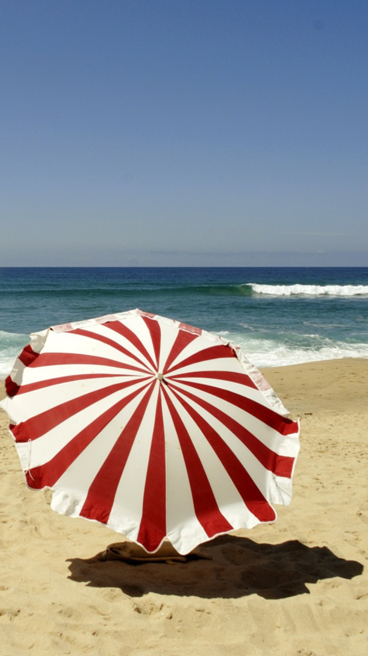 Das Umbrella On The Beach Wallpaper 750x1334