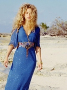 Das Shakira On Beach Wallpaper 132x176