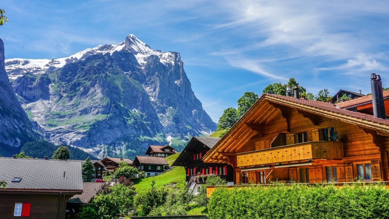 Mountains landscape in Slovenia with Chalet wallpaper 1280x720