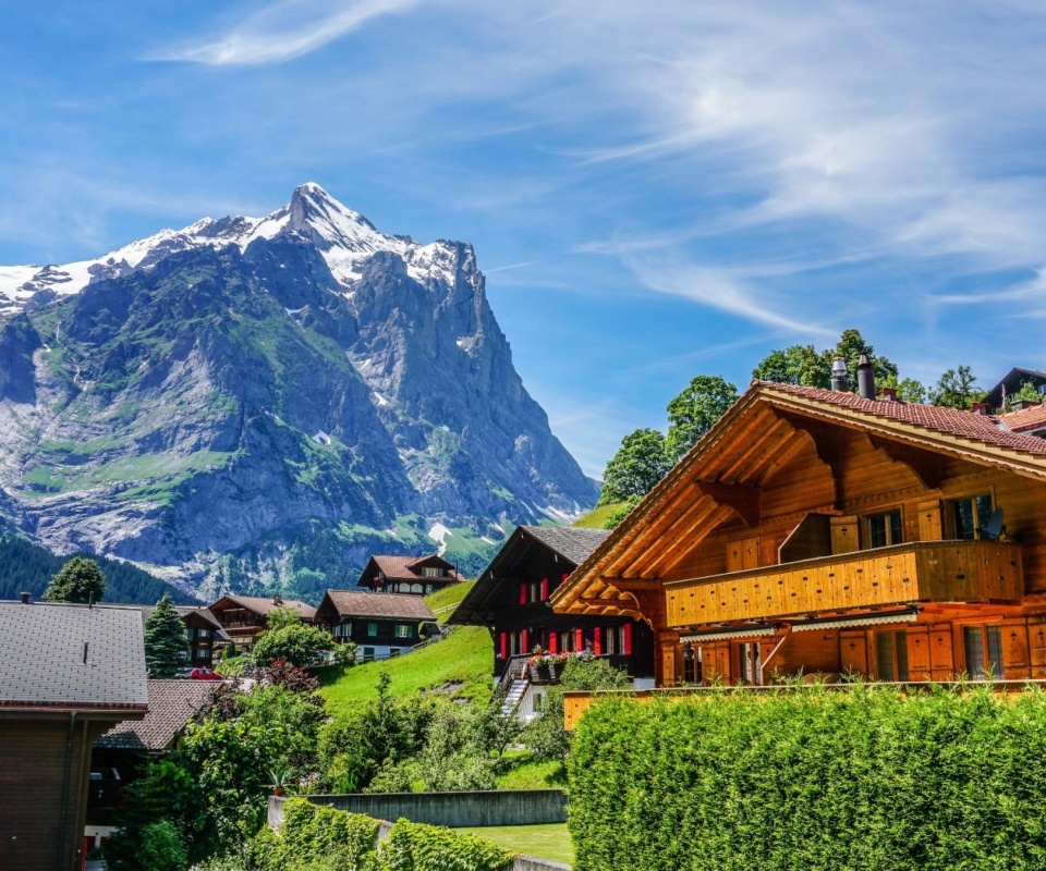 Mountains landscape in Slovenia with Chalet screenshot #1 960x800