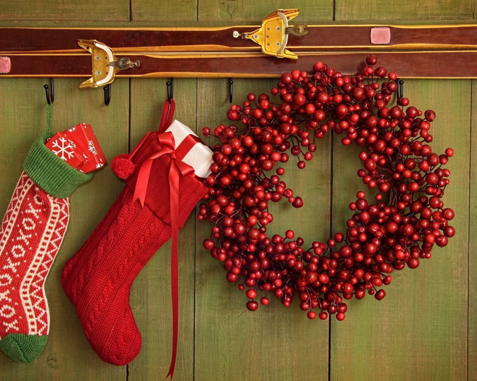 Merry Christmas Stockings wallpaper 1600x1280