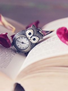 Screenshot №1 pro téma Vintage Owl Watch And Book 240x320