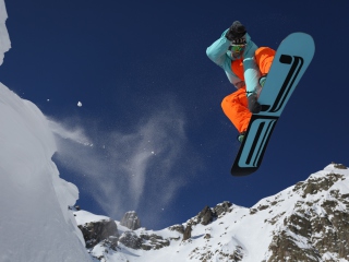 Das Extreme Snowboarding Wallpaper 320x240