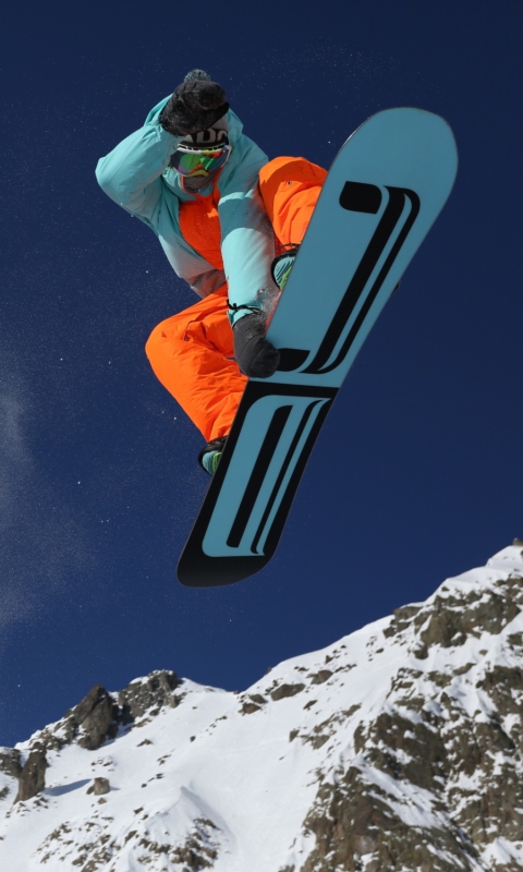 Fondo de pantalla Extreme Snowboarding 480x800