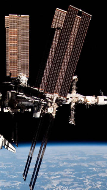 Обои International Space Station 360x640