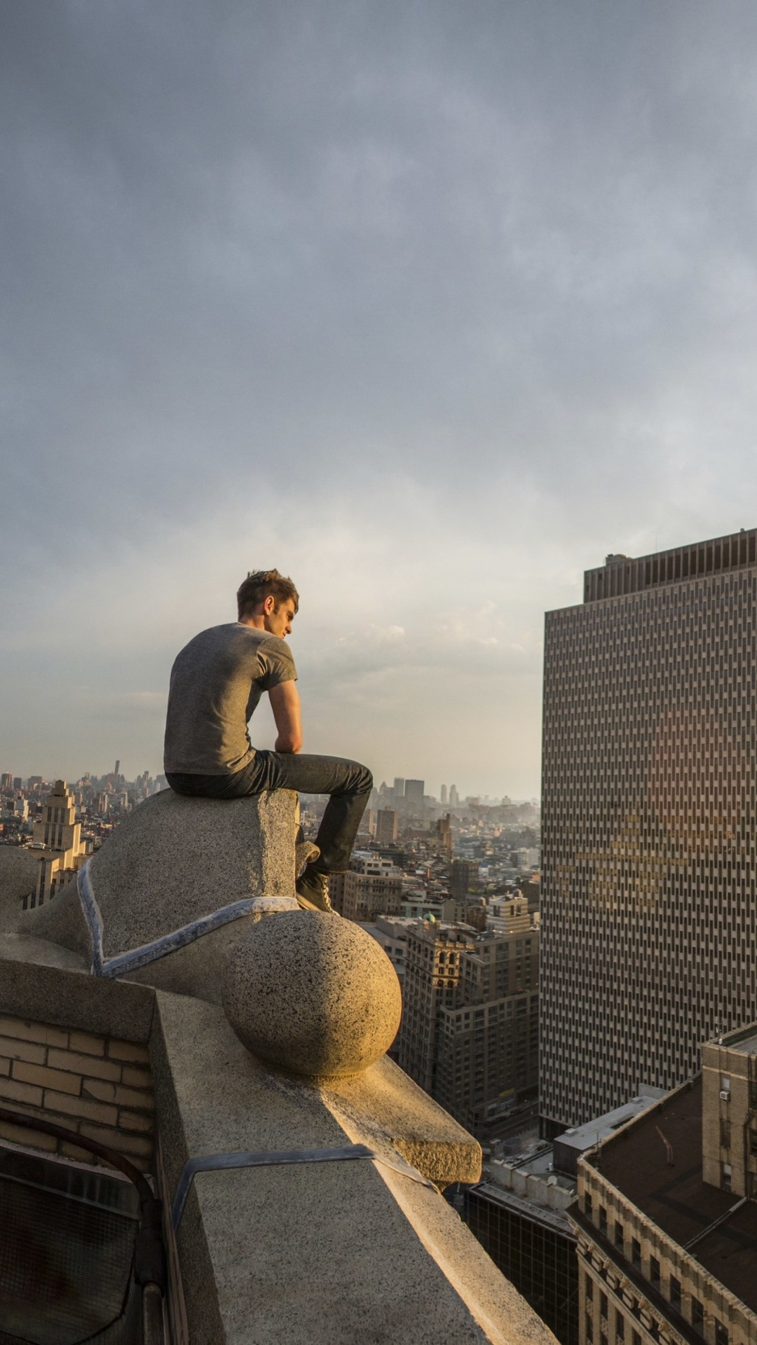 Обои Lonely Man on Roof 1080x1920