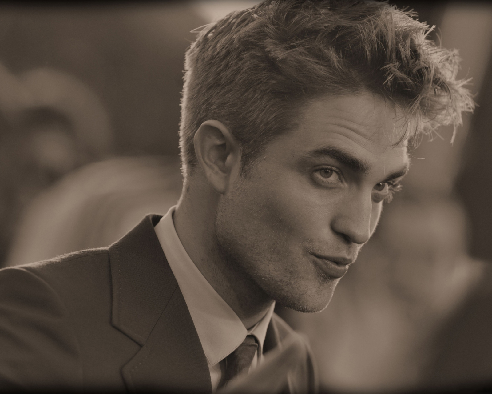 Fondo de pantalla Robert Pattinson 1600x1280