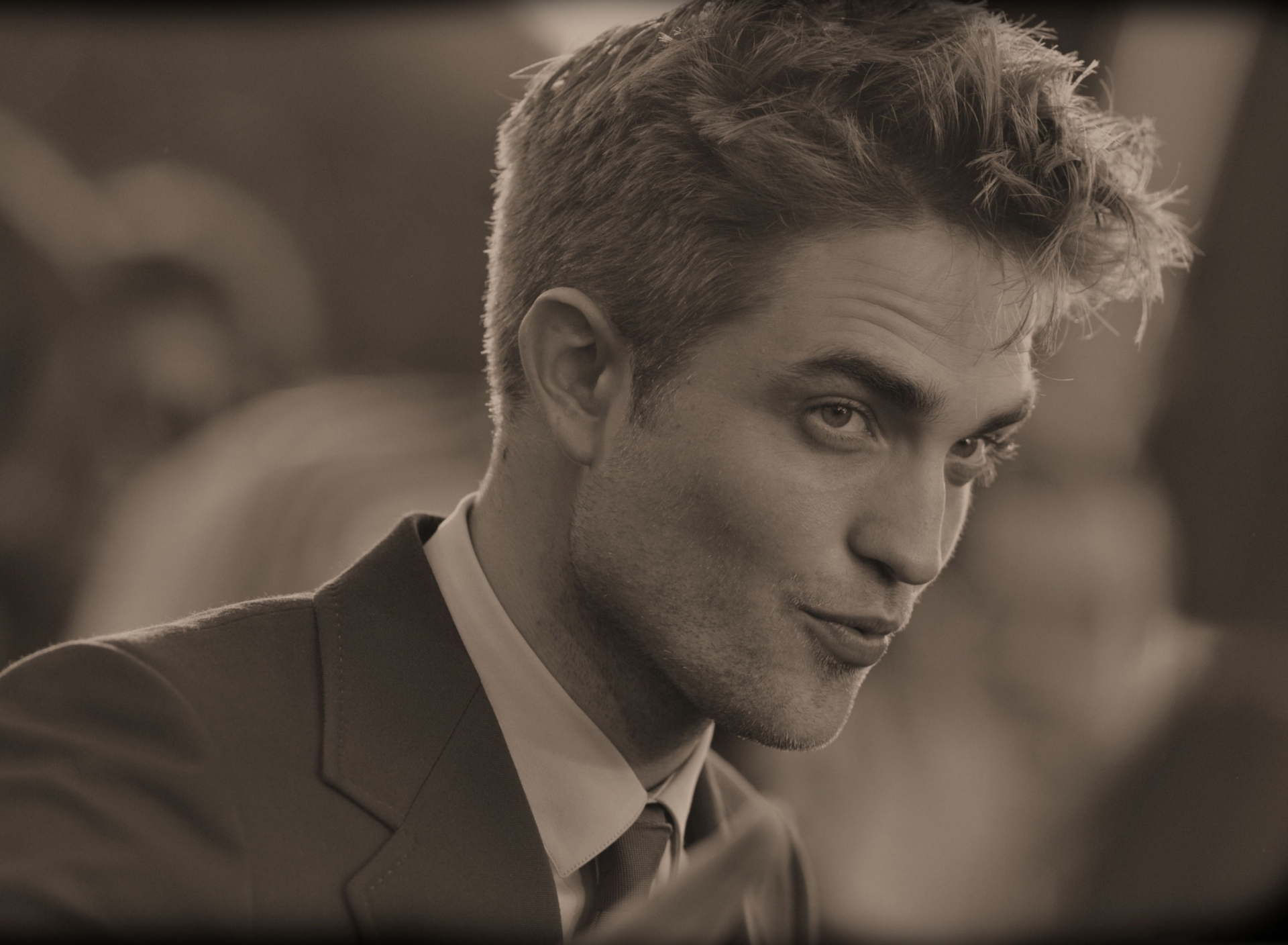 Fondo de pantalla Robert Pattinson 1920x1408