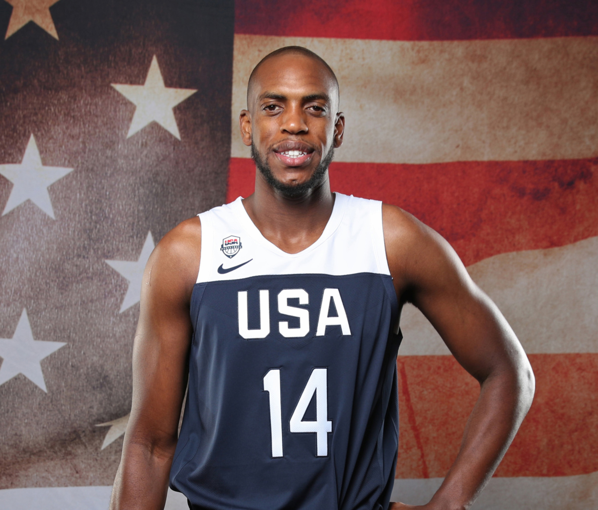 Обои Khris Middleton in Milwaukee Bucks 1200x1024