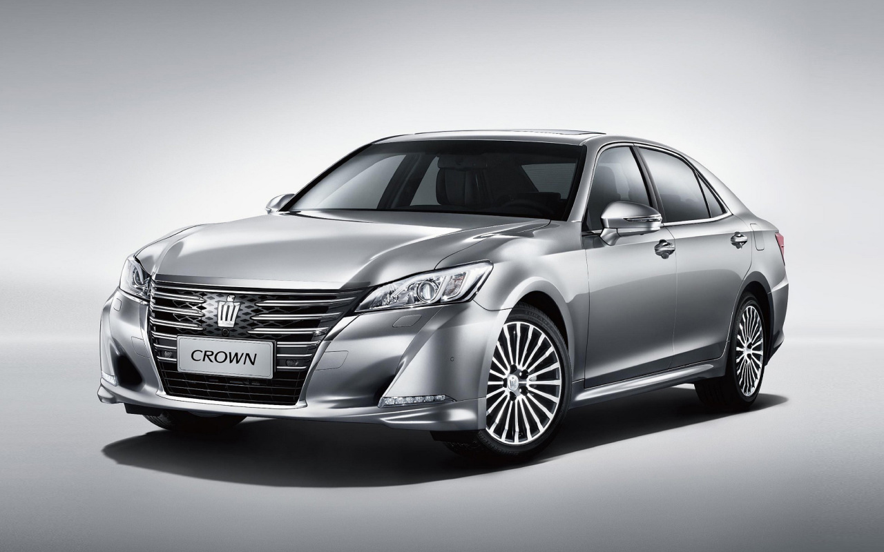 Das Toyota Crown 2015 Wallpaper 1280x800