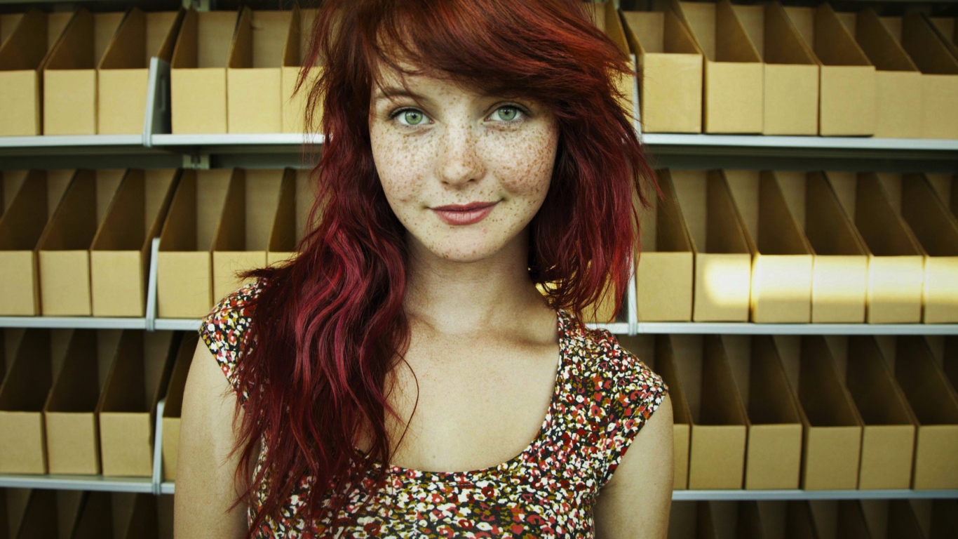 Обои Beautiful Freckled Redhead 1366x768