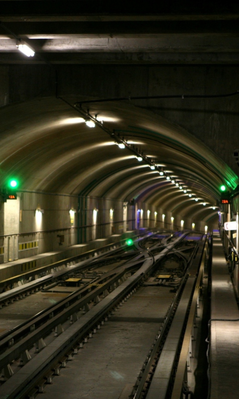 Обои Deep Modern Subway Tunnel 480x800