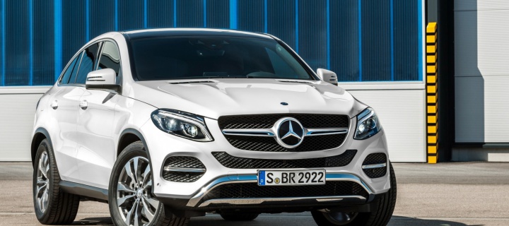 Обои Mercedes Benz GLE 450 AMG Sport Coupe 720x320