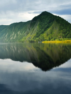 Lake HDR wallpaper 240x320