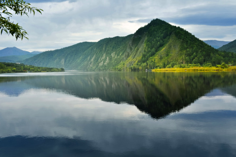 Fondo de pantalla Lake HDR 480x320