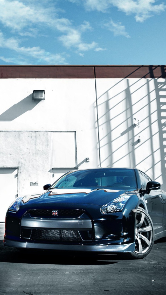 Nissan Gtr screenshot #1 640x1136