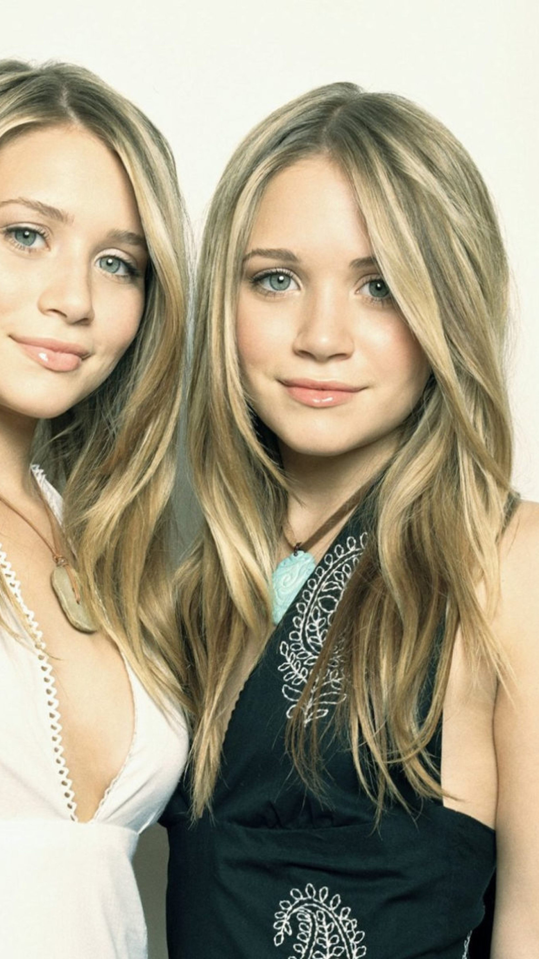 Обои Olsen Twins 1080x1920