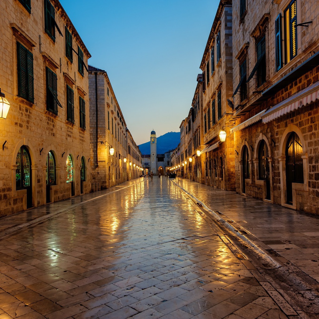 Das Stradun street in Dubrovnik, Croatia Wallpaper 1024x1024
