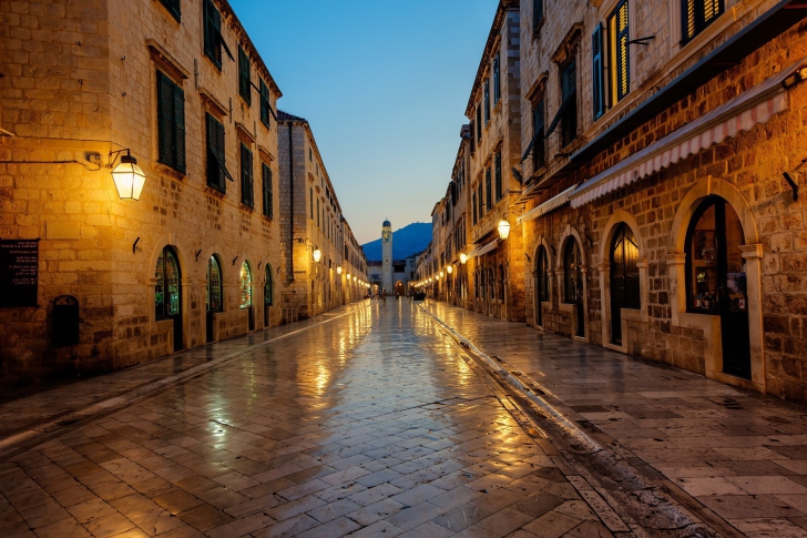 Stradun street in Dubrovnik, Croatia wallpaper