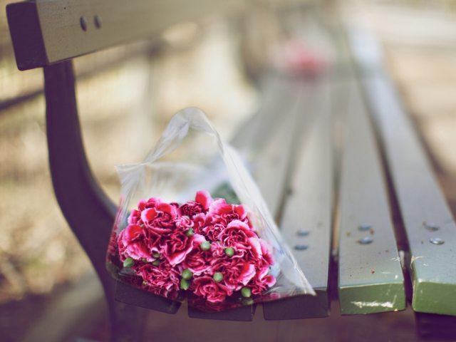 Bouquet On Bench In Park wallpaper 640x480