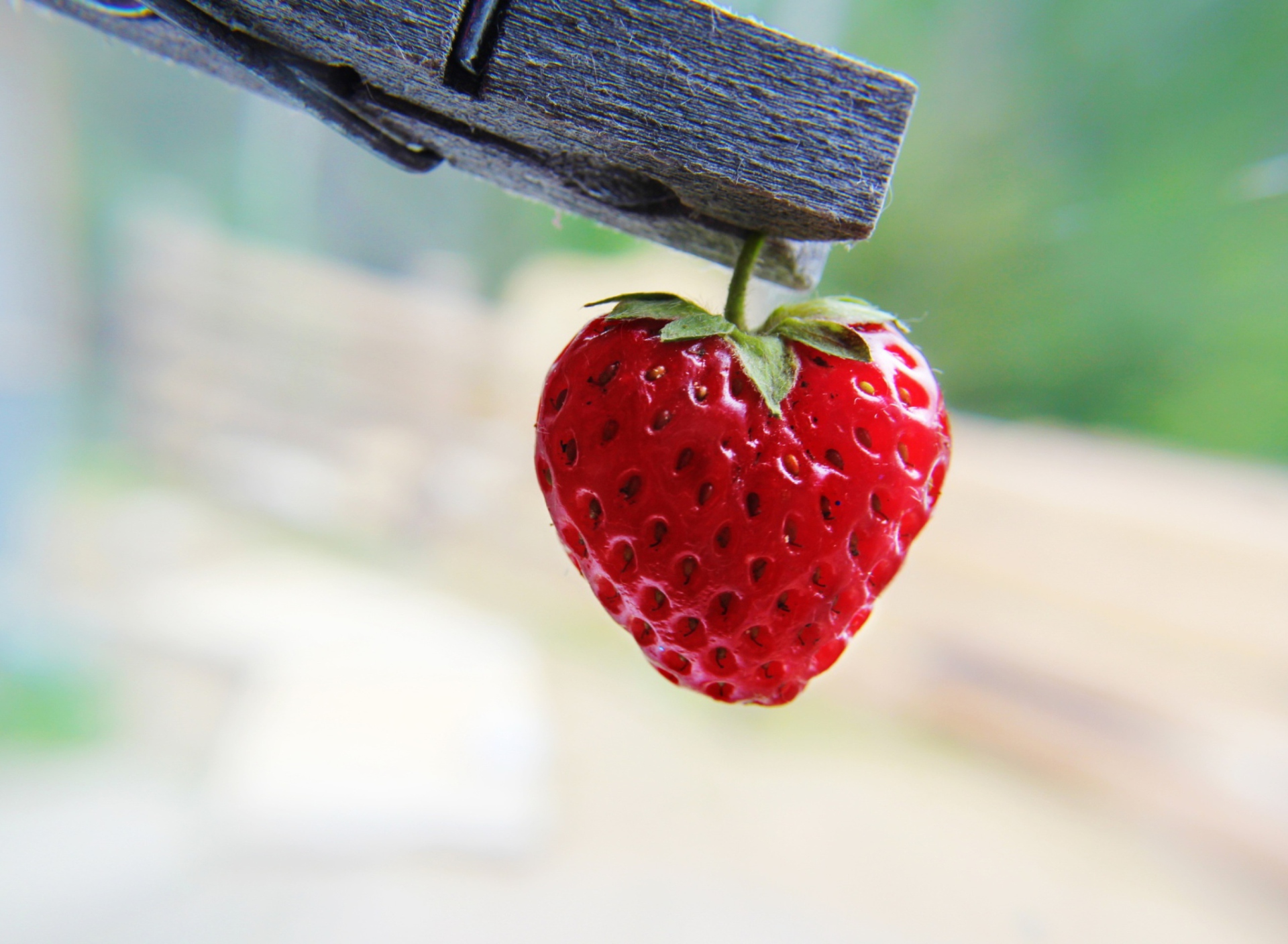 Red Strawberry Heart screenshot #1 1920x1408