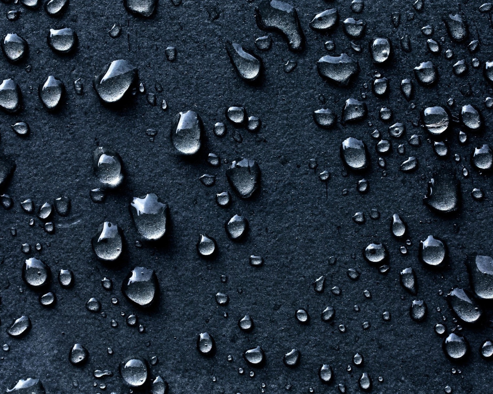 Das Water Drops Wallpaper 1600x1280