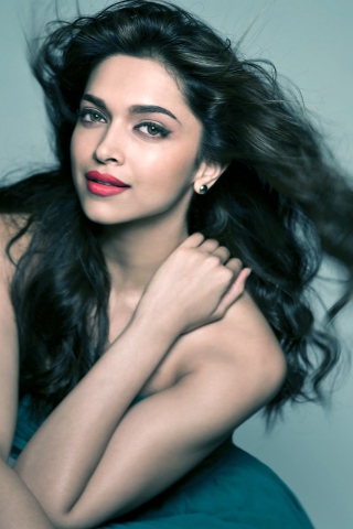 Das Deepika Padukone Wallpaper 320x480